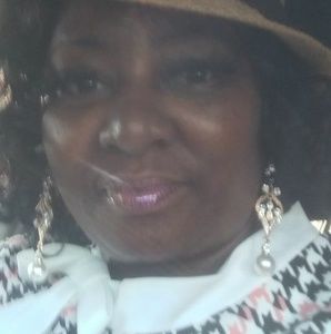 Meet your Posher, Sonya